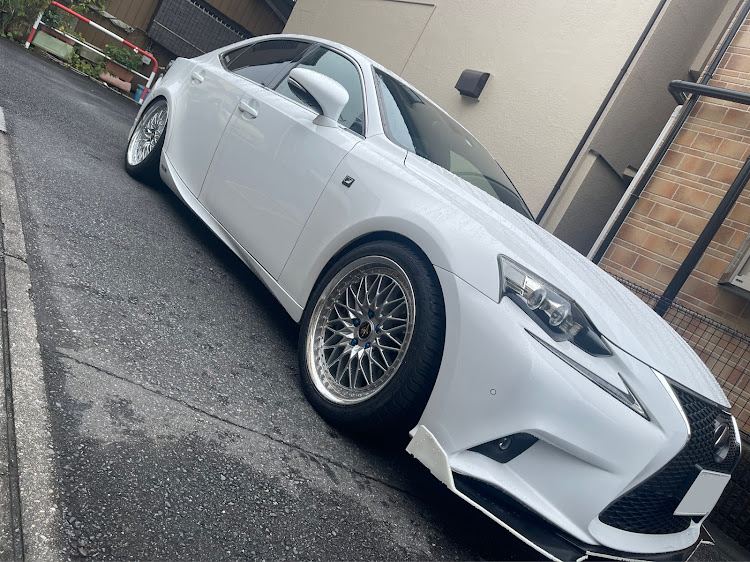 Lexus IS300Hホイル