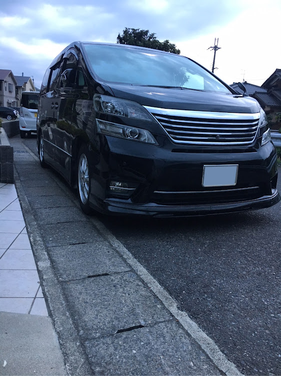 ヴェルファイアの車高調整・愛しのヴェル・弄りたい病（笑）に関するカスタム事例の投稿画像1枚目