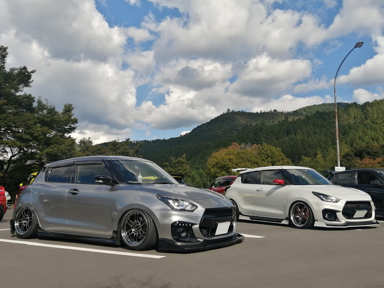スイフトスポーツの関西スイフトオフ・ZC33S・Kuhl Racing・VERZ-WHEELSに関するカスタム事例の投稿画像1枚目
