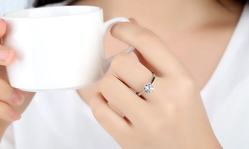 Title 6, Personality Earrings Eight Hearts Eight Arrows ...