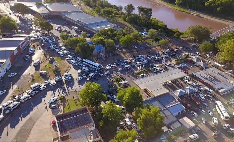 Traffic in Aliwal North on 3 January 2018 as residents protest the newly amalgamated Walter Sisulu municipality which has failed to settle a R141-million Eskom bill.