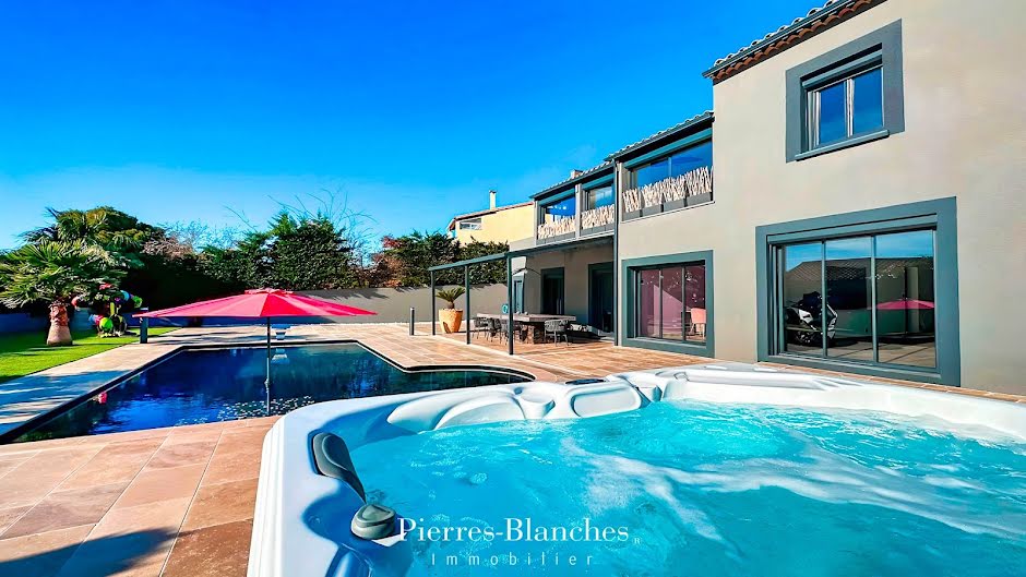 Vente villa 5 pièces 240 m² à Le cap d'agde (34300), 1 790 000 €