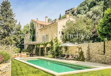 Maison avec piscine et jardin 1