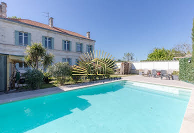 Maison avec piscine et terrasse 7