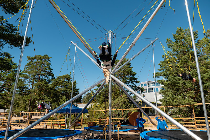 Bungee Trampolin - 12 min