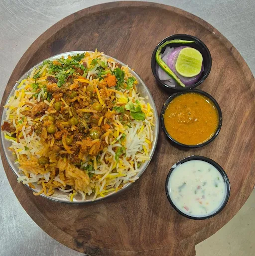 Hyderabadi Dum Veg Biryani