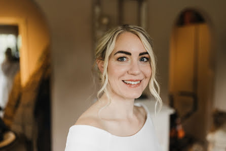Fotografo di matrimoni Kathlyn Johnes (kathlynjohnes). Foto del 3 ottobre 2022