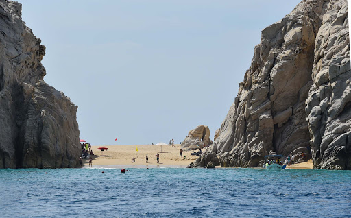 lovers-beach2.jpg - Close-up view of Lovers Beach.