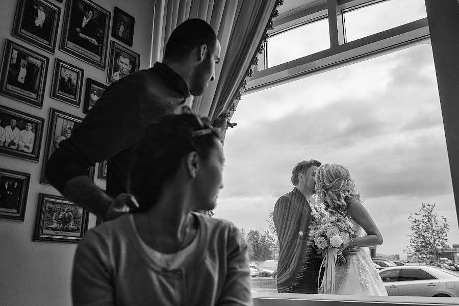 Fotógrafo de casamento Ayrat Sayfutdinov (89177591343). Foto de 4 de abril 2015