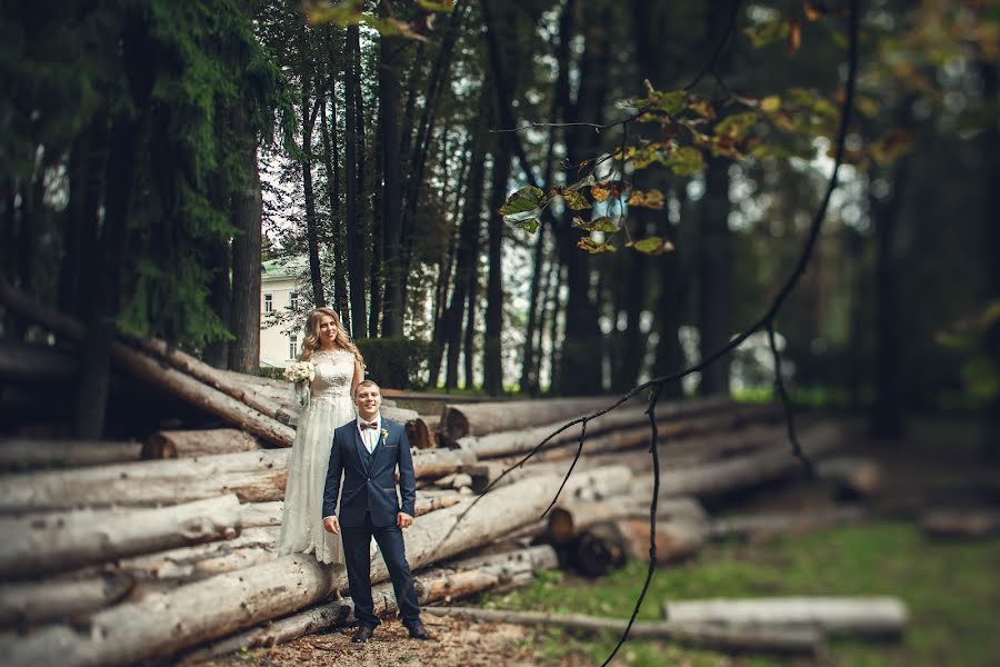 Fotógrafo de casamento Artem Bogdanov (artbog). Foto de 14 de setembro 2015