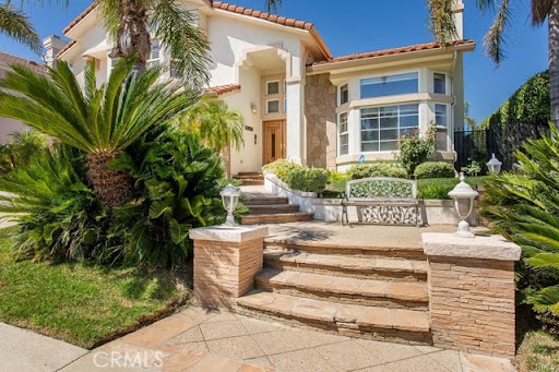 Maison avec piscine et jardin 1