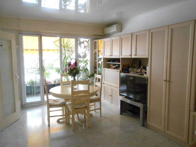 Location meublée appartement 2 pièces 44 m² à Nice (06000), 940 €