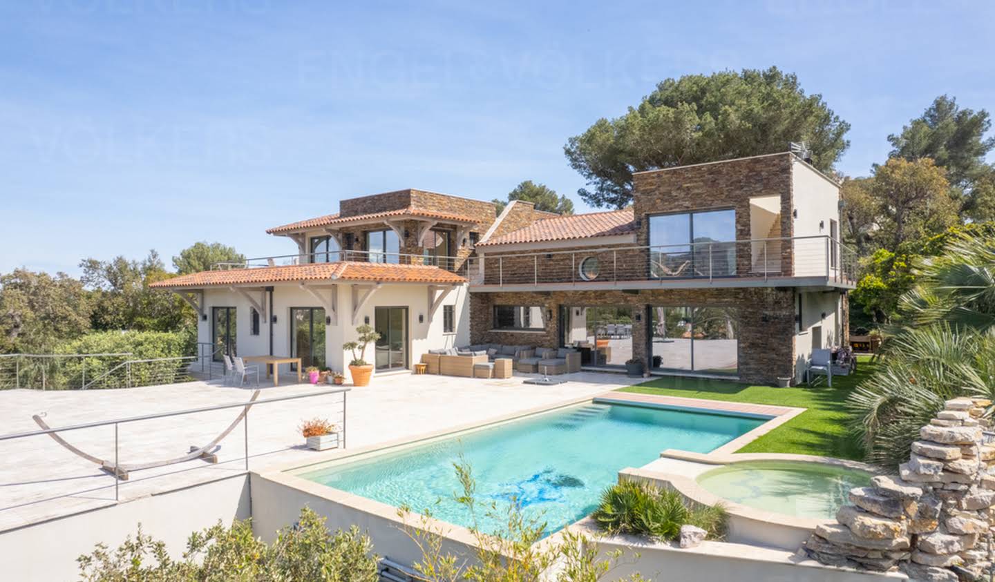 Villa avec piscine et terrasse Cavalaire-sur-Mer