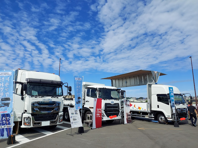 C-HRの10月も宜しくお願いします・トラックのイベント・大型トラック🚚に関するカスタム事例の投稿画像8枚目