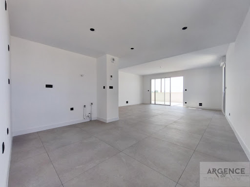 Apartment with terrace 2