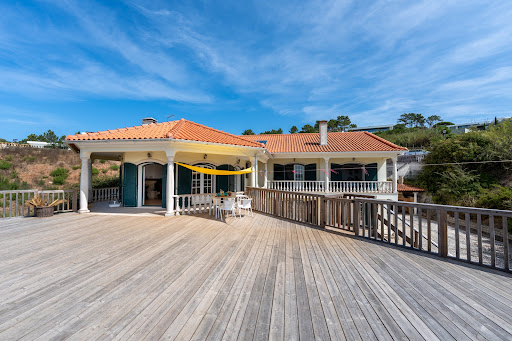 Maison avec piscine et jardin 5