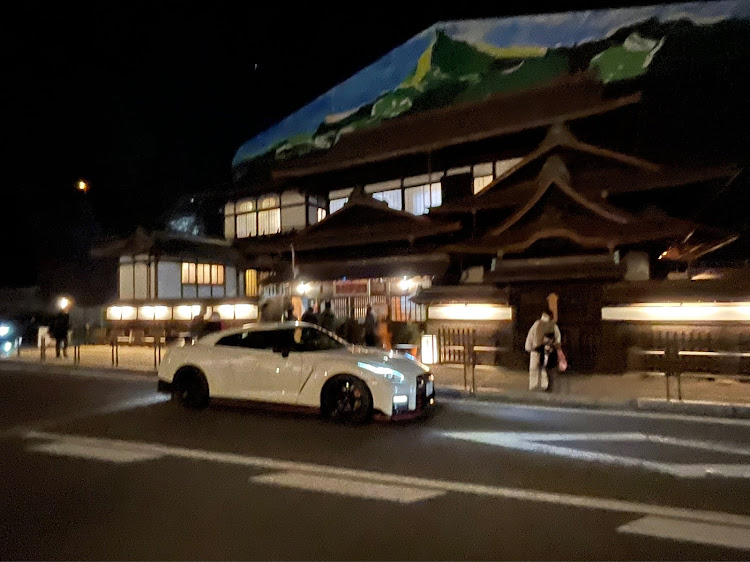 NISSAN GT-RのGTRだからできる旅・NISMO・道後温泉本館・与島PA・GTRとの想いでに関するカスタム事例の投稿画像10枚目