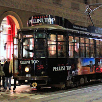 il tram nero a Milano di 