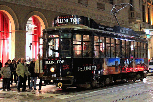 il tram nero a Milano di gfg