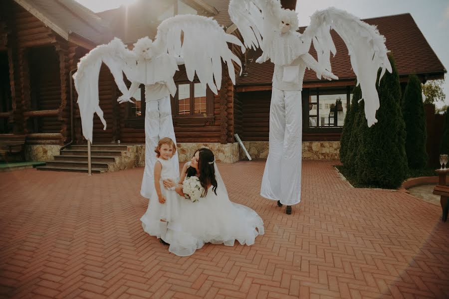 Fotografo di matrimoni Alina Knyazeva (alinaigorevna). Foto del 28 febbraio 2019