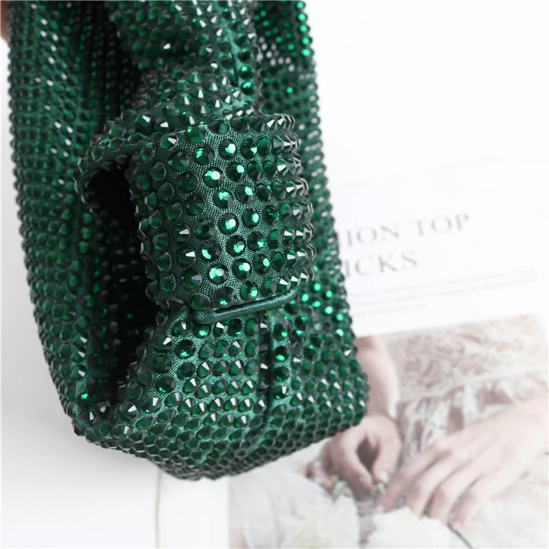 Title 8, Bolsa de ombro feminina com nó e strass, um ace...