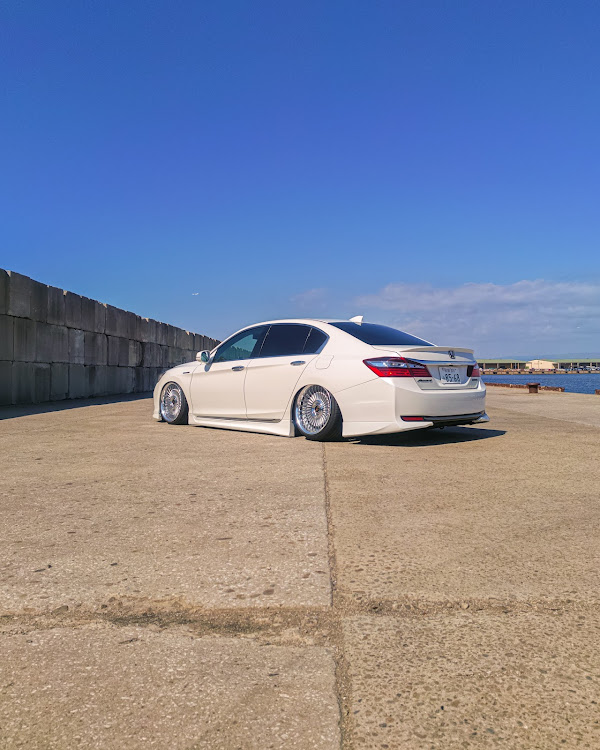 アコードのエアサス・workwheels・EMITZ・ハイアングル・3月もよろしくお願いしますに関するカスタム事例の投稿画像3枚目