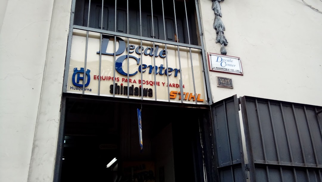 Decale Center