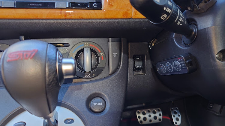 R2のECU・ニュートラル信号・レーシングに関するカスタム事例の投稿画像3枚目