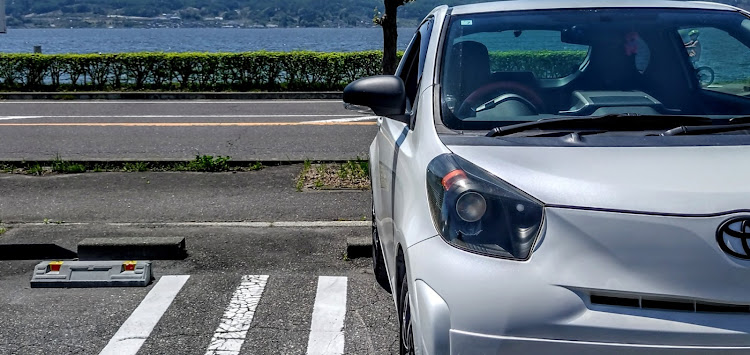 iQの愛車の半顔が見たいに関するカスタム事例の投稿画像1枚目