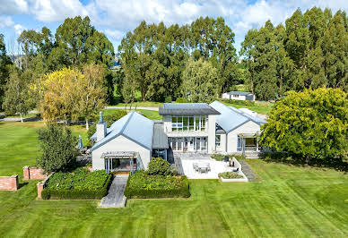 House with garden and terrace 2