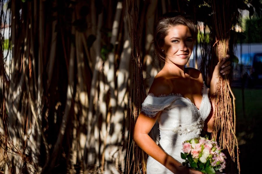 Fotógrafo de casamento Polina Poli (polinapoli). Foto de 1 de abril 2017