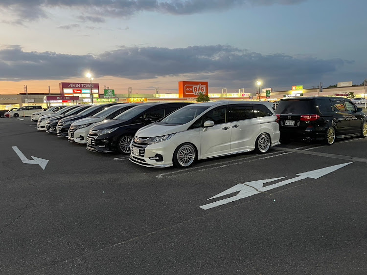 オデッセイの今年1年ありがとうございました・来年もよろしくお願いします・大晦日に洗車・グリルメッキをひたすら磨く・来年はどんな年になるのやらに関するカスタム事例の投稿画像9枚目