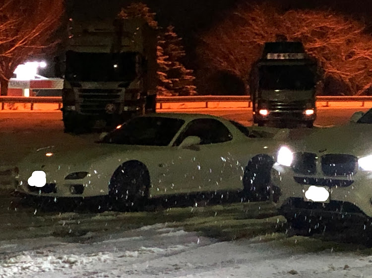 RX-7のFD3S・雪・岩手山SA・雪国のFR・雪国の試練に関するカスタム事例の投稿画像3枚目