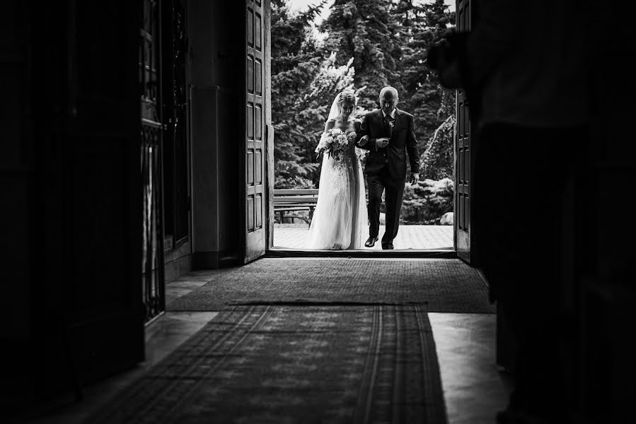 Fotógrafo de casamento Bartłomiej Głowacki (fotografiazglowa). Foto de 19 de abril 2023