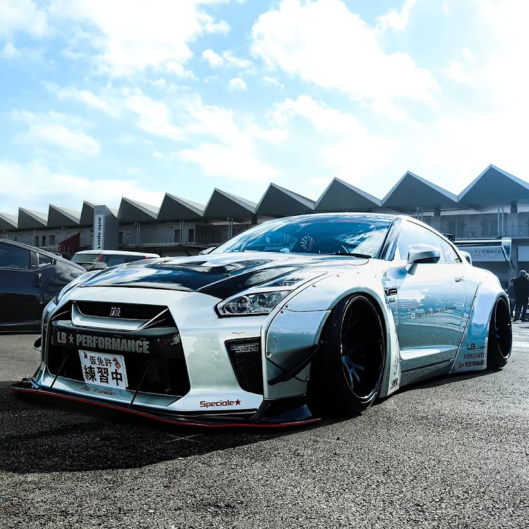 NISSAN GT-RのLIBERTYWALK・達祭・フジスピードウェイ・Aiちゃんしか勝たん・撮影ありがとうございますに関するカスタム事例の投稿画像3枚目