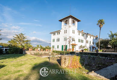 Villa with pool and garden 2