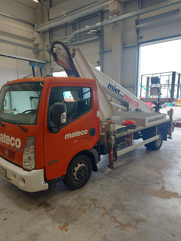 Picture of a MULTITEL MT 182 EX / NISSAN CABSTAR