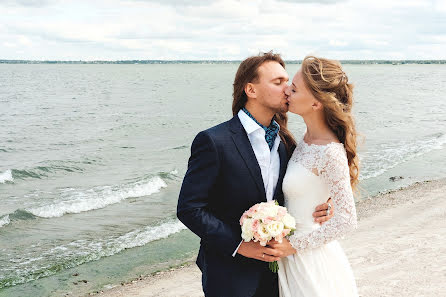 Fotógrafo de casamento Lyudmila Tolina (milatolina). Foto de 25 de outubro 2018