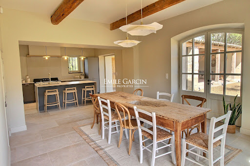 Maison avec piscine et terrasse 4