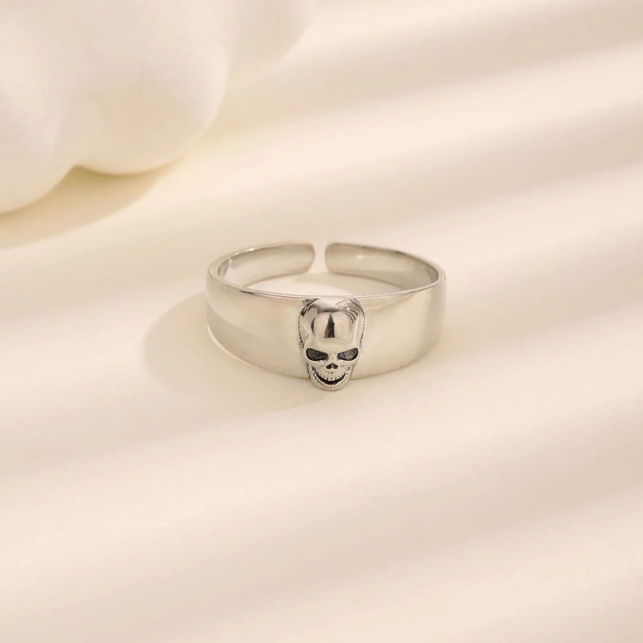 Title 4, Fashion Personality Retro Skull Ring voor dames...