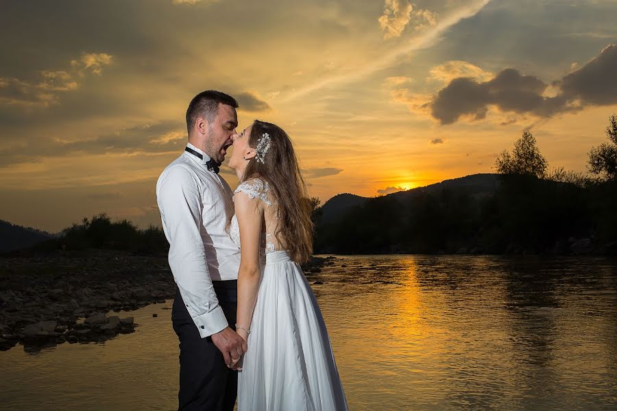 Wedding photographer Breniuc Radu (raduu). Photo of 11 August 2017