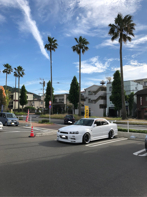 スカイラインのドライブ・スカイライン・crown・南国気分に関するカスタム事例の投稿画像1枚目