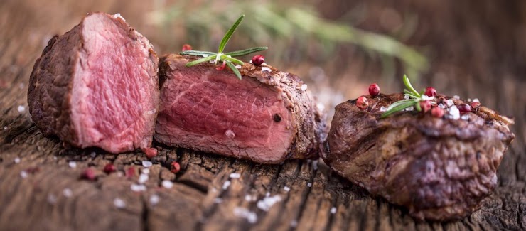 Filet de Bœuf vendu sous forme de tournedos  (tranches de 2 cm d’épaisseur soit environ  140g / tranche).
Vendu par paquet de 2 tranches sous vide.