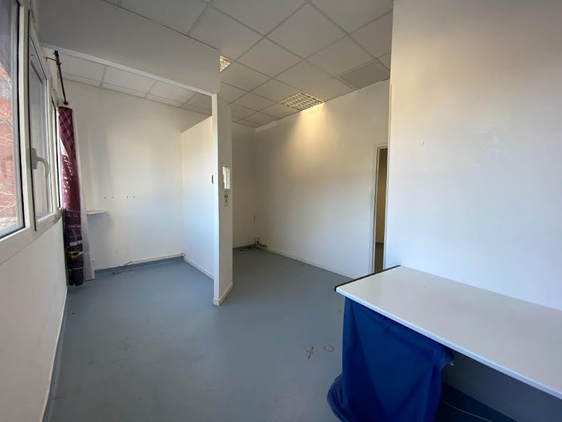 Location  locaux professionnels  30 m² à Valbonne (06560), 910 €