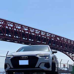 A3 セダン 30TFSI