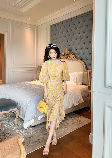Title 8, Round Neck Lantern Sleeve Printed Waist-control...