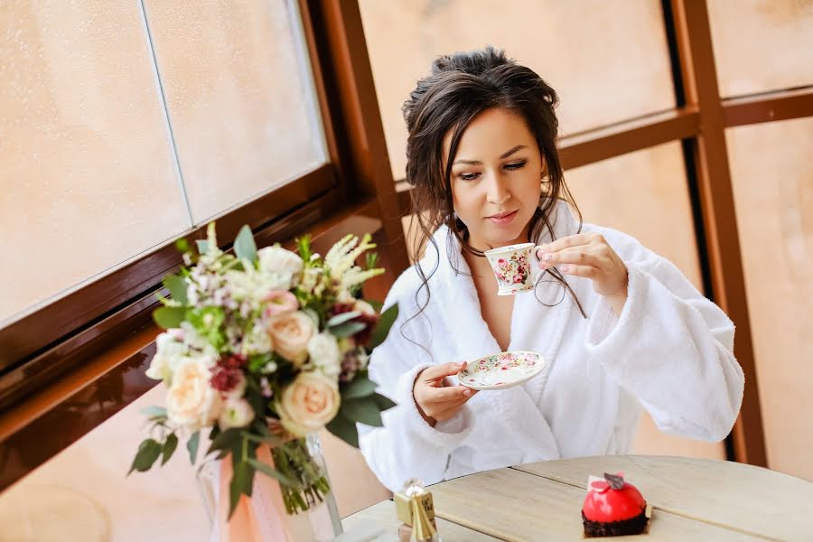 Fotógrafo de bodas Liza Anisimova (liza-a). Foto del 10 de noviembre 2017