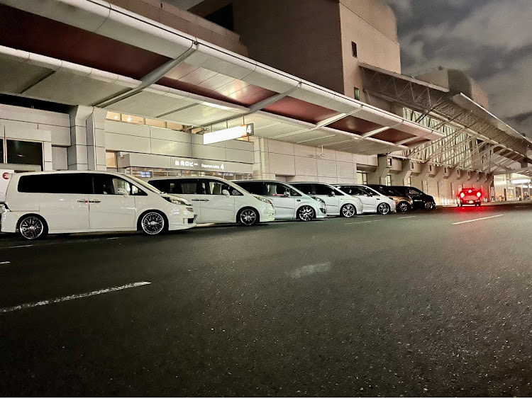 ステップワゴンのRG.net・SilverGhost・RG保存会・クリスマスツリー✨🎄✨・空港でパシャりに関するカスタム事例の投稿画像4枚目