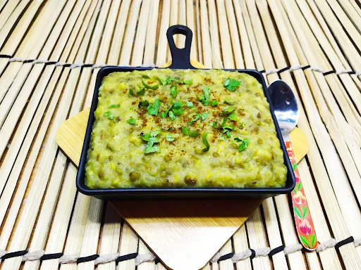 Pilli Moong Ki Khichdi [350 Grams]