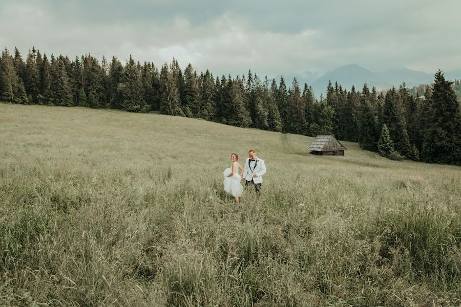 Fotografo di matrimoni Zuzanna Rożniecka (visazu). Foto del 13 gennaio 2022